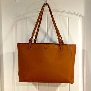 Authentic Tory Burch large tote!  Bistro brown with minor wear.